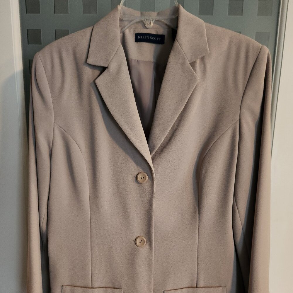 Karen Scott: Ladies Jacket (size 8)